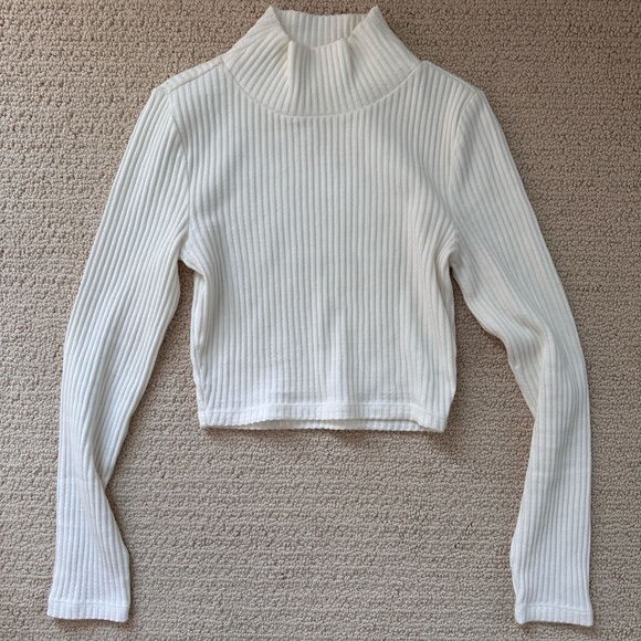 American Apparel Rib Long Sleeve Crop Turtleneck - Picture 2 of 7